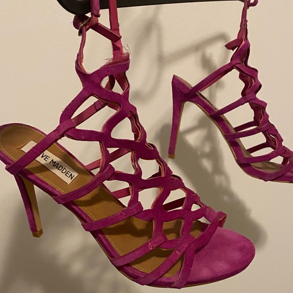 Steve Madden Fuchsia Strappy Heels
